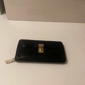 DKNY LEATHER wallet with lots of space soft zipper high quality wallet